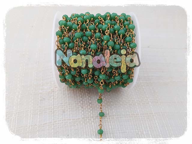 Cadena con cristales verdes (precio por trozo de 10cm)